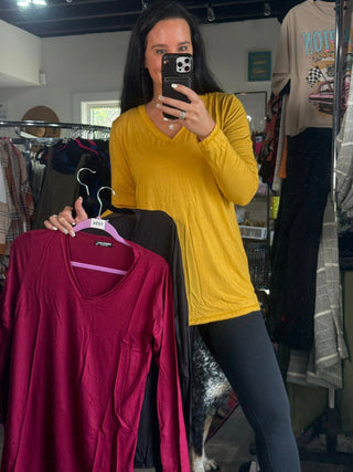 V NECK SOLID TOP WITH STITCH