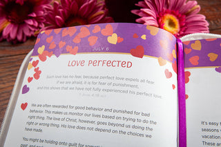 365 Days of Kindness (Zippered Devotional)