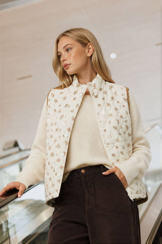 FLORAL QUILTED ZIP-FRONT MOCK NECK VEST