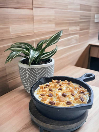 8 oz Coffee Cake Iron Skillet Candle